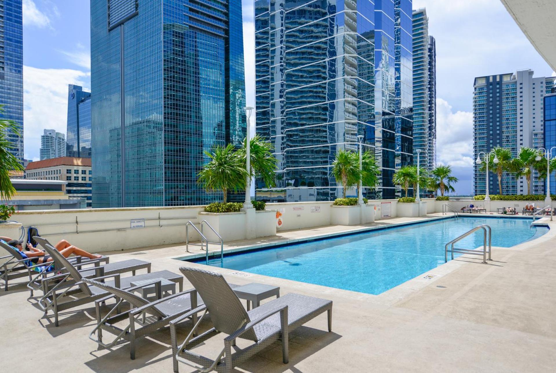 Stylish Brickell With Stunning Views & Premier Amenities Apartment *