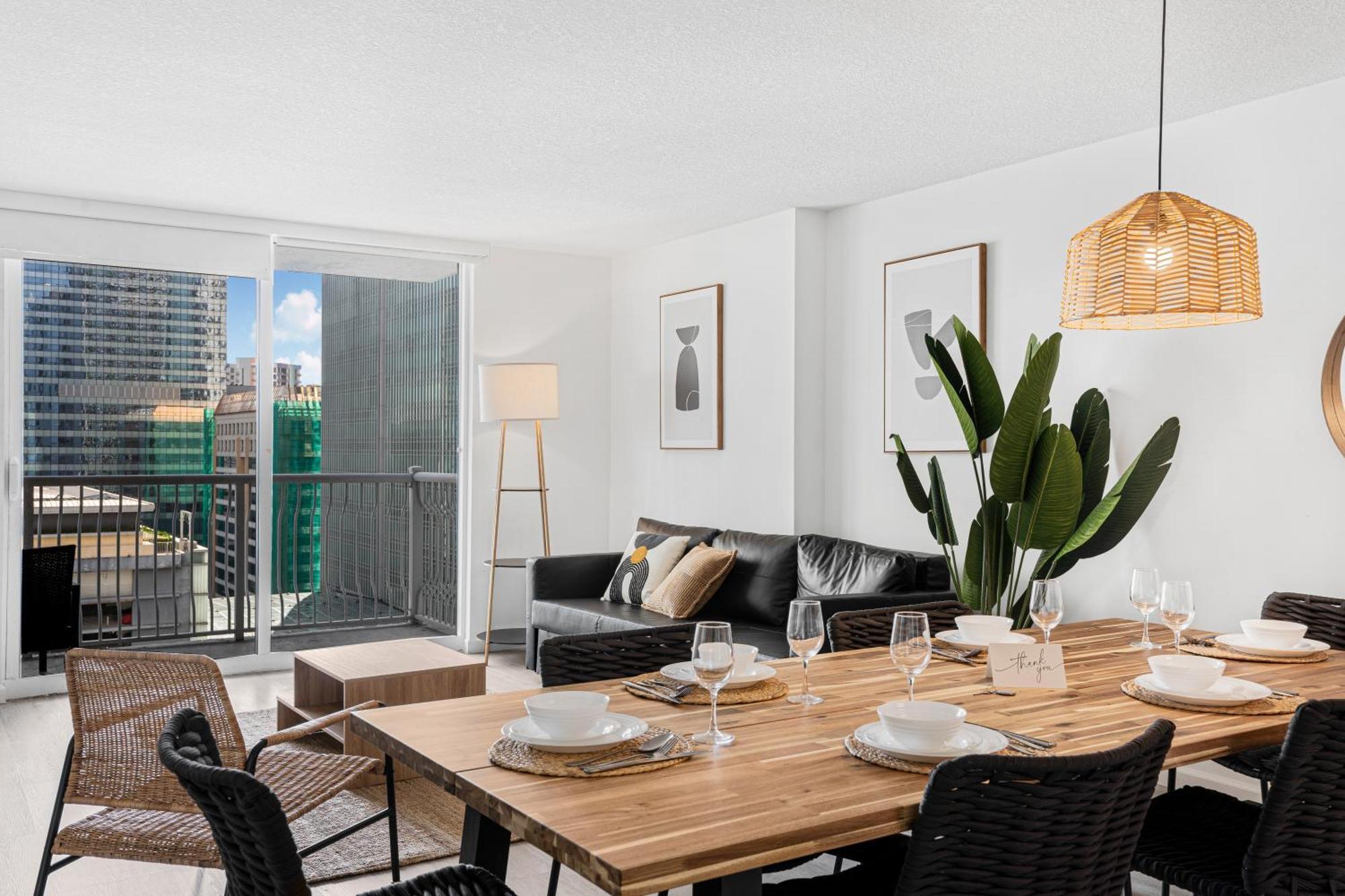 Stylish Brickell With Stunning Views & Premier Amenities *