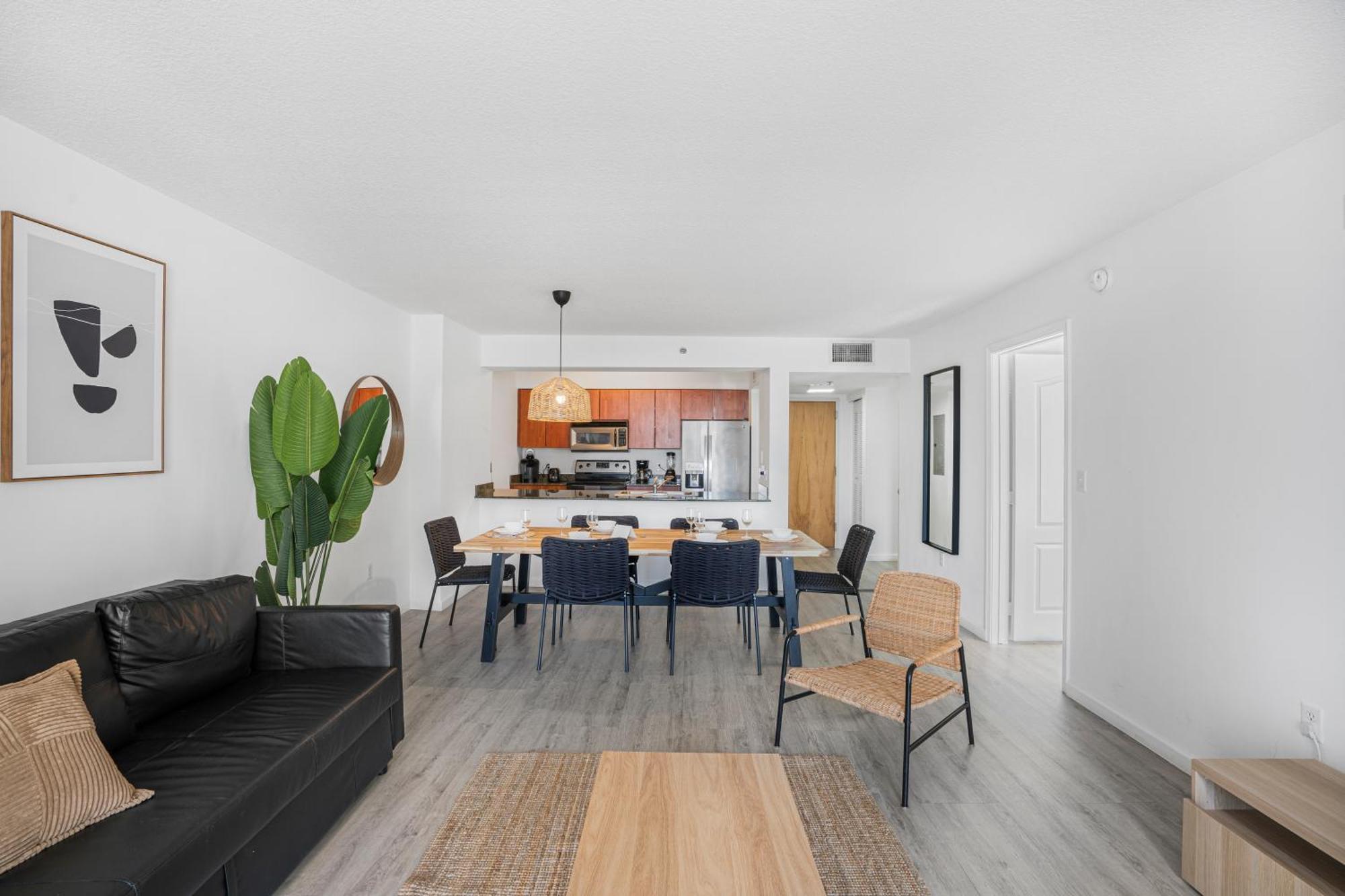 Stylish Brickell With Stunning Views & Premier Amenities *