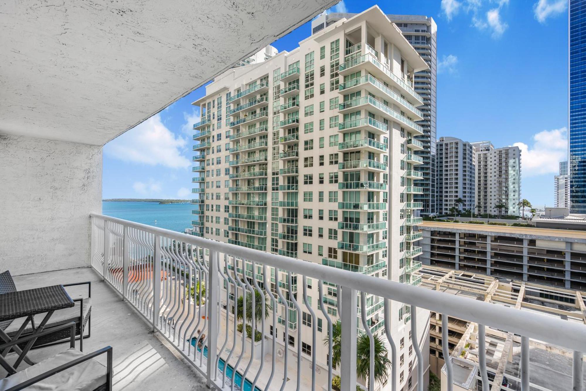 Apartment Stylish Brickell With Stunning Views & Premier Amenities